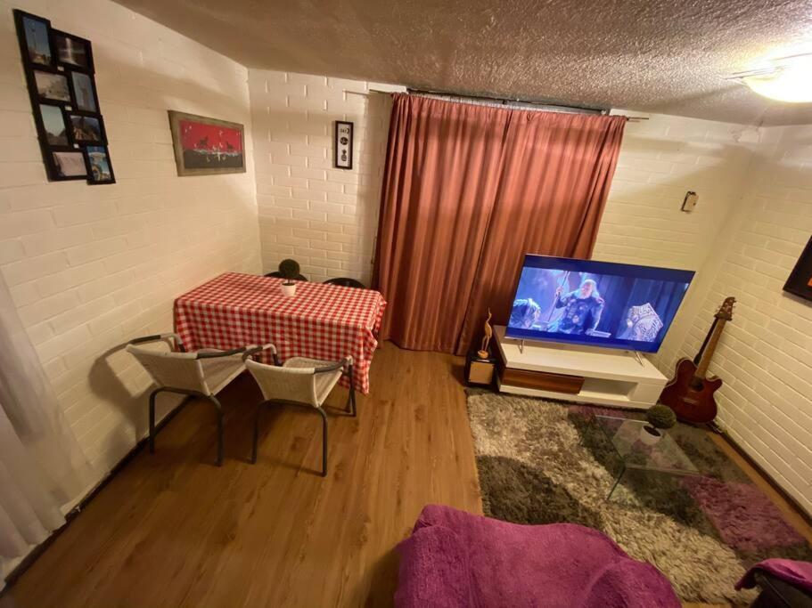 Tranquila Casa En Condominio Cerrado * Santiago del Cile
